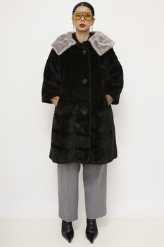 Casaco pelucia preto gola cinza vintage
