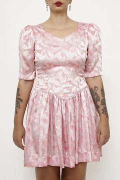 Vestido rosa acetinada 80´s curto na internet