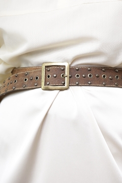 Cinto couro tachas marrom - loja online