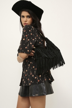 Camisa preta flores laranja - comprar online