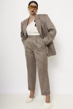 Conjunto LUIGE BERTOLLI oliva CALÇA+BLAZER - Capichó Brechó