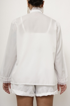 Camisa branca gravata babado renda - comprar online