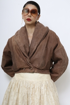 Jaqueta cropped couro marrom puffer - comprar online