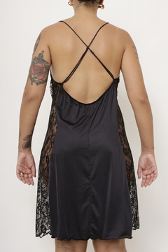 Camisola preta renda lateral na internet