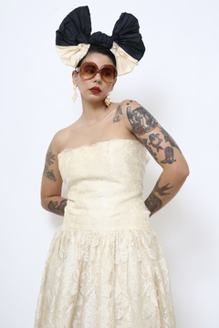 Vestido renda vintage midi GRACE com laço na internet