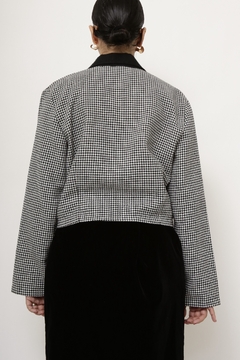 Blazer cropped xadrez vintage na internet