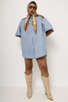 Camisa jeans recorte em couro vintage
