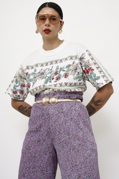 Imagem do Camiseta estampada vintage flores