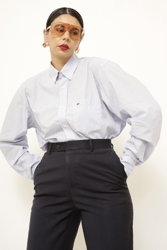Camisa azul LACOSTE azul clara classica - Capichó Brechó