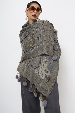 Pashmina cinza pompom - comprar online