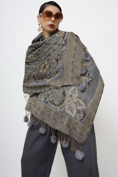 Imagem do Pashmina cinza pompom