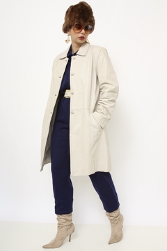 Casaco couro longo off white - comprar online