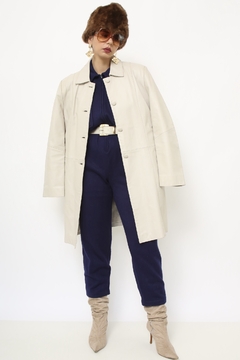 Casaco couro longo off white - comprar online