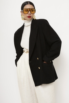 Imagem do Blazer preto 100% lã b.dourado