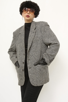 Blazer cinza forrado ombreira vintage na internet