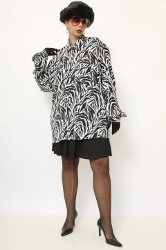 Imagem do Camisa zebra vintage longa