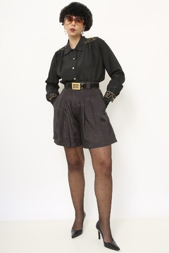 Shorts preto cintura mega alta acetinado