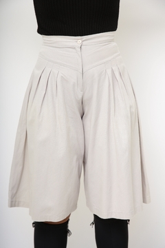 Shorts pantacout bege cintura media - Capichó Brechó