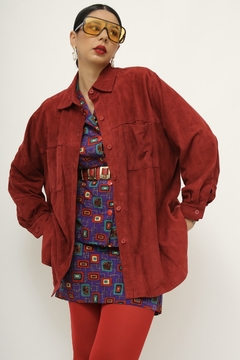 Camisa vermelha couro camurça