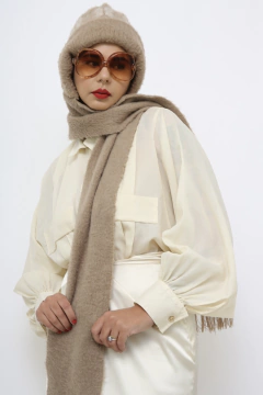 Gorro de lã com cachecol - comprar online