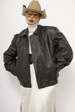 Jaqueta couro marrom bomber