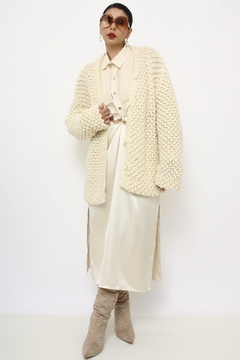 Pulover cardigan vintage creme grosso na internet