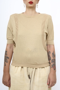 Imagem do Blusa bege ombreira vintage