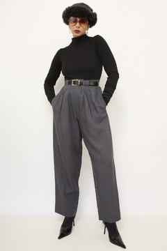 Calça cinza cintura alta alfaiataria vintage