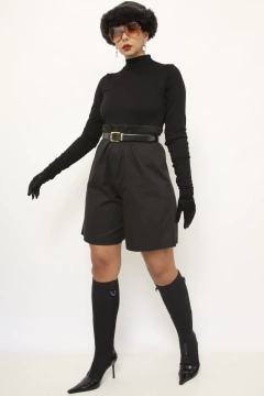 Imagem do Bermuda preta cintura alta LUIGE BERTOLLI