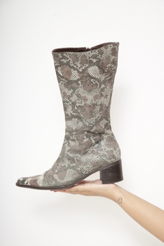 Bota TNG couro cobra 38