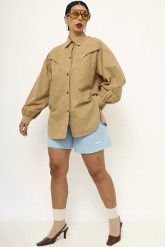 Camisa bege recortes vintage classica - loja online