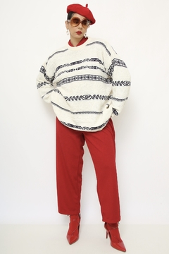 Pulover off white listras azul textura