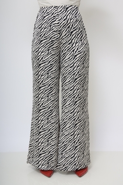 Calça cintura alta flare zebra - comprar online