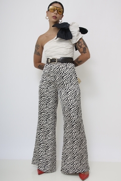 Calça cintura alta flare zebra