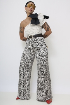 Calça cintura alta flare zebra