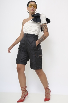 Calça nylon que vira bermuda preta cintura alta - comprar online