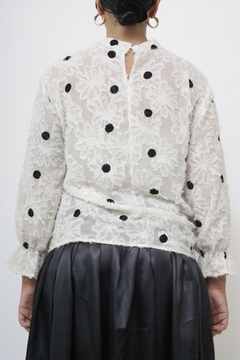 Camisa poa vintage recorte gola - comprar online