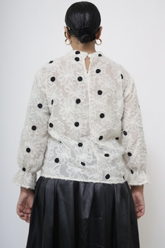 Camisa poa vintage recorte gola - comprar online