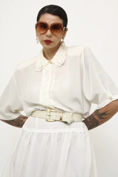 Camisa off renda gola vintage - Capichó Brechó