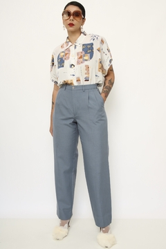 Camisa branca estampada na internet