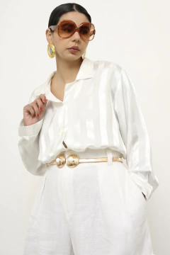 Camisa branca listras acetinada chic na internet