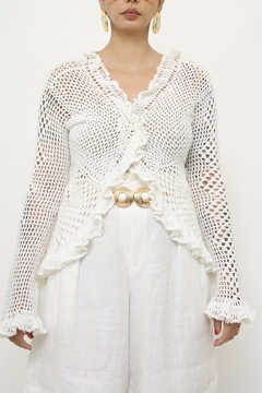 Blusa renda branca manga sino vintage MIXED - Capichó Brechó