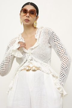 Blusa renda branca manga sino vintage MIXED na internet