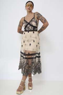 Vestido bege com bordado dourado Versailles - loja online