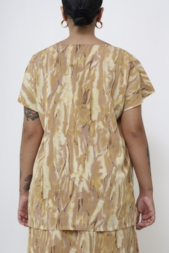 Conjunto Saia + Blusa estampada amarela na internet