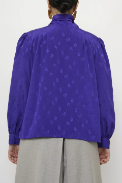 Camisa gravata roxa acetinada flores - loja online