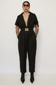 Macacão preto classico na internet