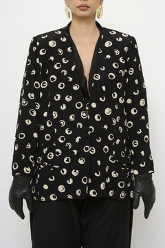 Blazer estampado GIANNI preto branco na internet