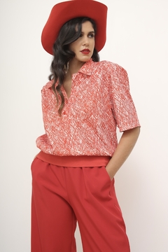 Camisa vermelha com branco pala vintage - Capichó Brechó