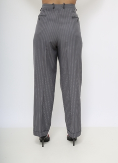 Conjunto cinza risca de giz calça + blazer